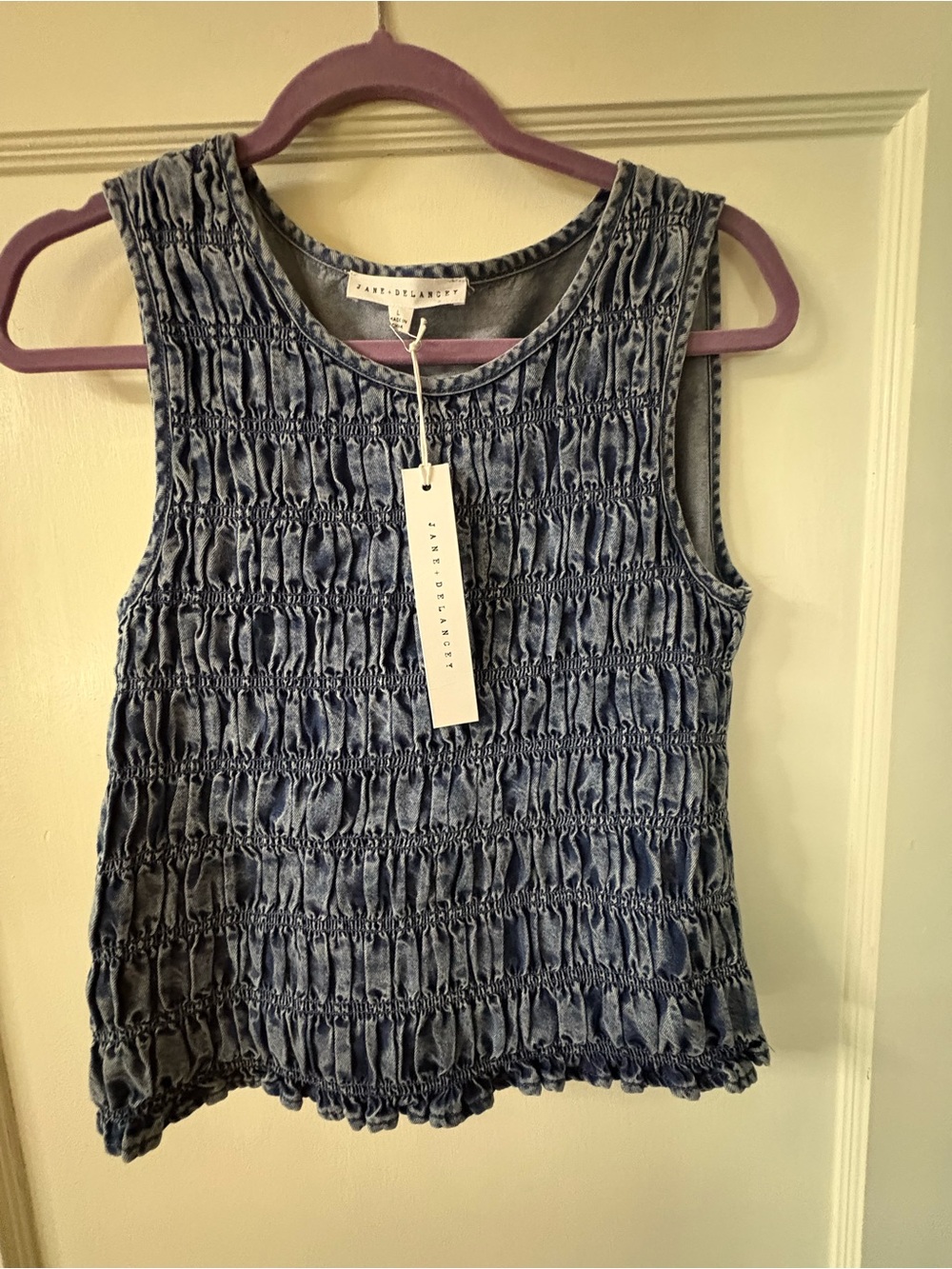 Jane & Delancey Blue Smocked Sleeveless Top - large